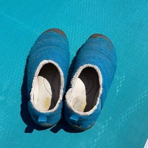 Keen Blue Clogs
